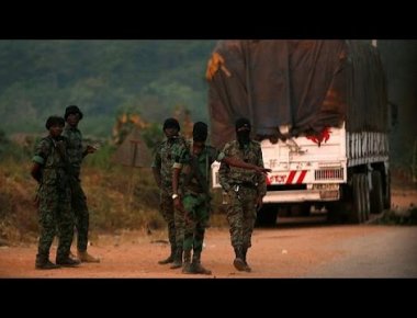 Επεισόδια σε πολλές πόλεις της Ακτή Ελεφαντοστού - Εισέβαλαν οι στρατιώτες στο ΥΠΑΜ (βίντεο) (upd)
